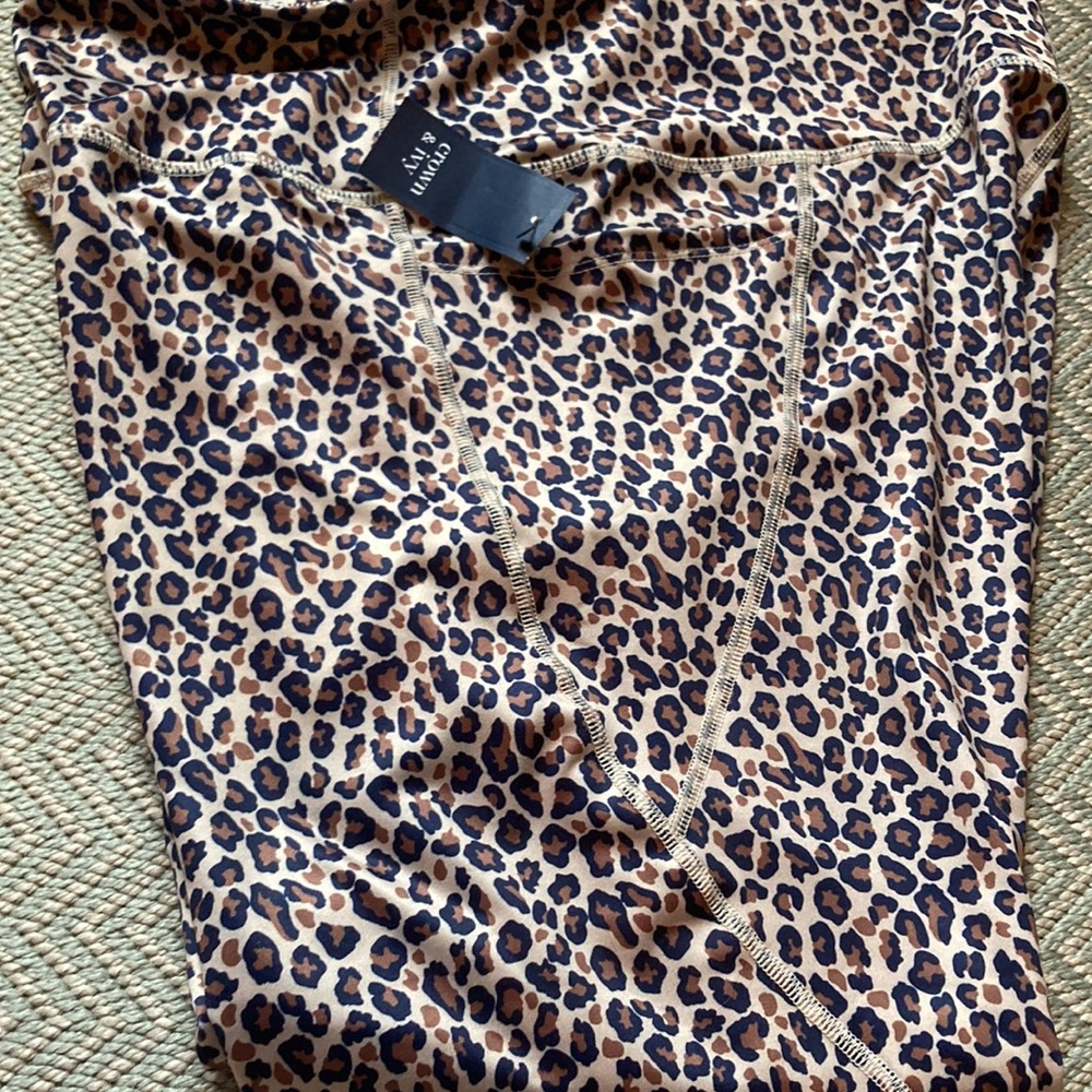 New Crown & Ivy Animal Print Leggings - Picture 3 of 6